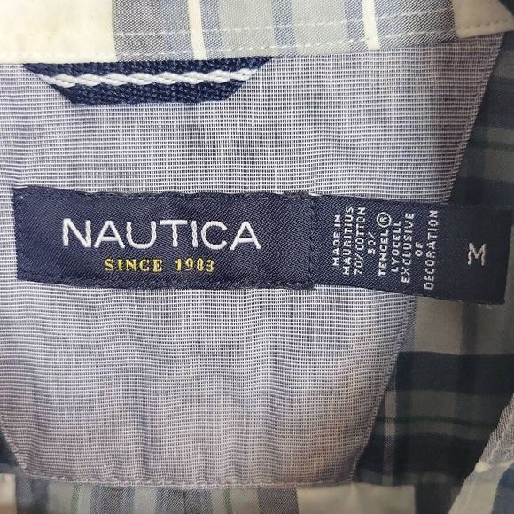 Nautica Plaid Button-down, Size M - Picture 3 of 6